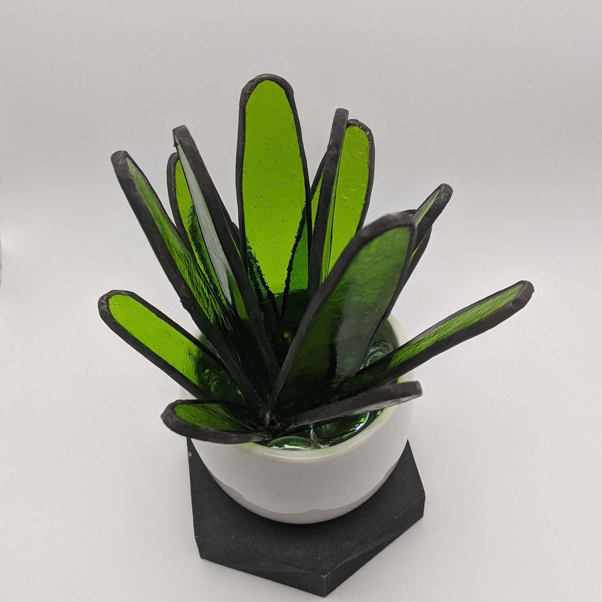 3D Narrow Leaf Succulent TUTORIAL, stained glass pattern